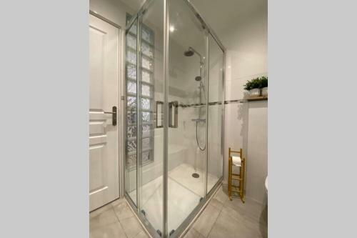 Apartamento Studio De Charme - Calme, Discret & Cosy - 3' Rer