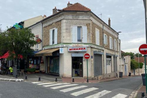 Apartamento Studio De Charme - Calme, Discret & Cosy - 3' Rer