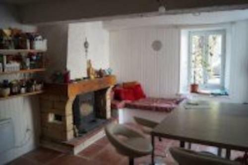 Maison de Village Au Calme Sur Place Arbor�e