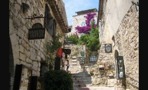 Studio Eze Dans Villa R�cente - Pied Village - Parking Gratuit