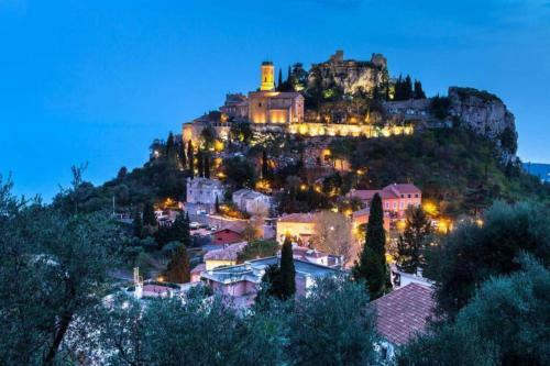 Apartamento Studio Au Calme, Avec Terrasse Et Parking � Eze Village