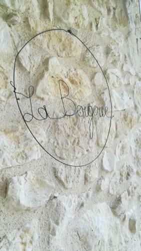Le Mas Des Papillons B&B