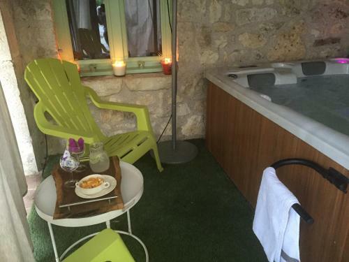 Le Mas Des Papillons B&B