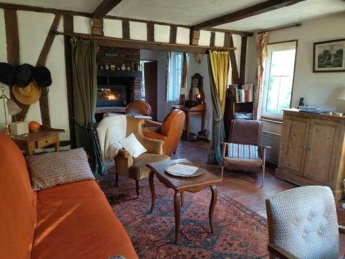 Chaumi�re Au Calme Pr�s D'honfleur