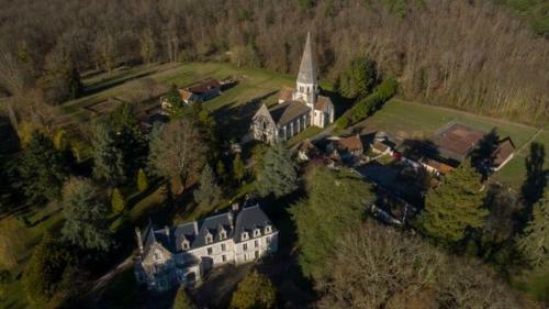G�te A L'ombre De L'abbaye