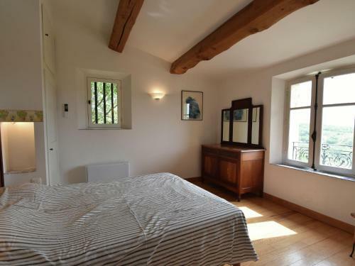 Quaint Villa In Seillans With Swimming Pool