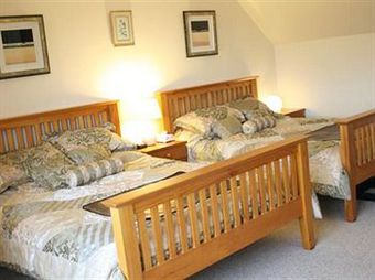 Hostal Westcot Guest House