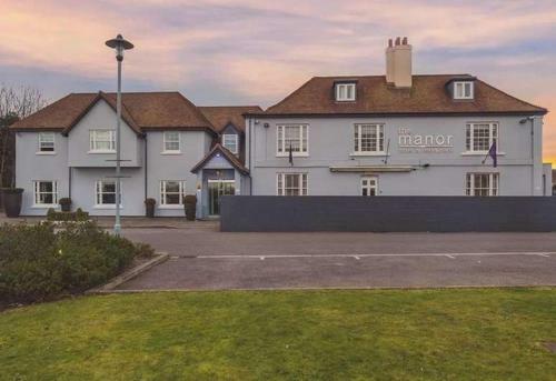The Manor Hotel And Restaurant