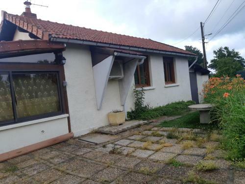 Maison A La Campagne Avec Piscine