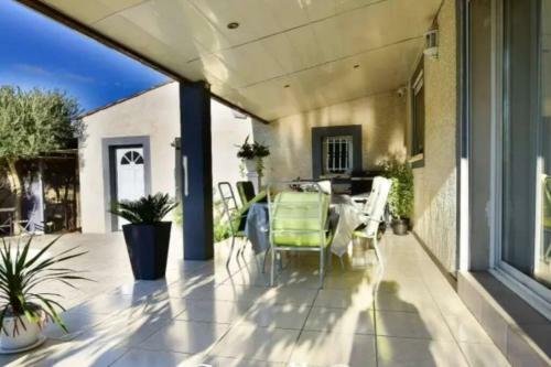 Villa Piscine De La Garrigue