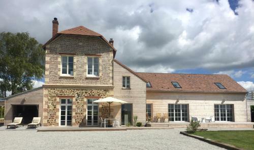 Hostal Galerie, Tumulus De La Hogue