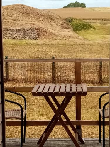 Hostal Galerie, Tumulus De La Hogue