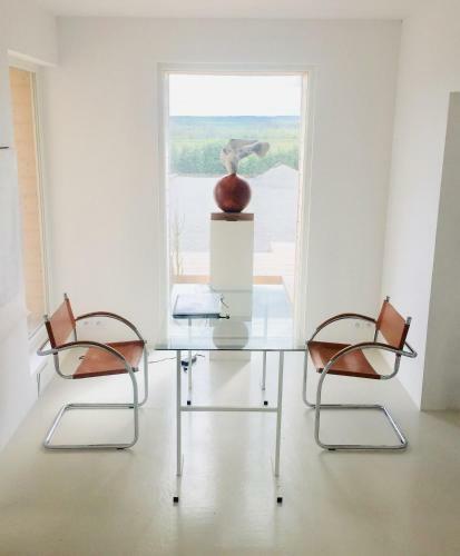Hostal Galerie, Tumulus De La Hogue