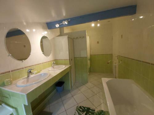 � Miroir... Sans D�tour Dis-moi Tout de Ce S�jour