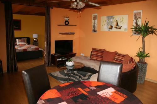 Bed & Breakfast Chambres D'h�tes & G�tes La Paysanne