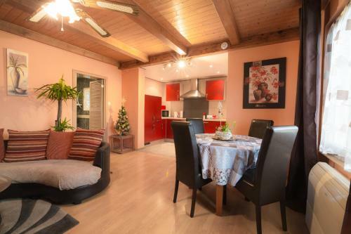 Bed & Breakfast Chambres D'h�tes & G�tes La Paysanne