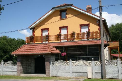 Bed & Breakfast Chambres D'h�tes & G�tes La Paysanne