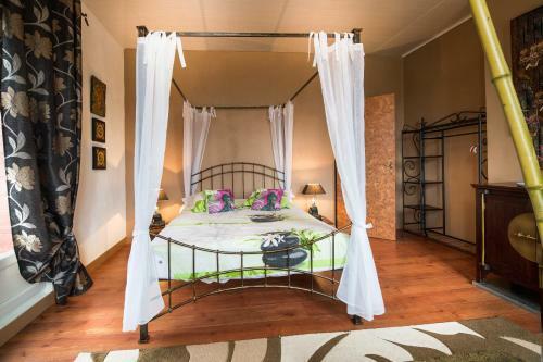 Bed & Breakfast Chambres D'h�tes & G�tes La Paysanne