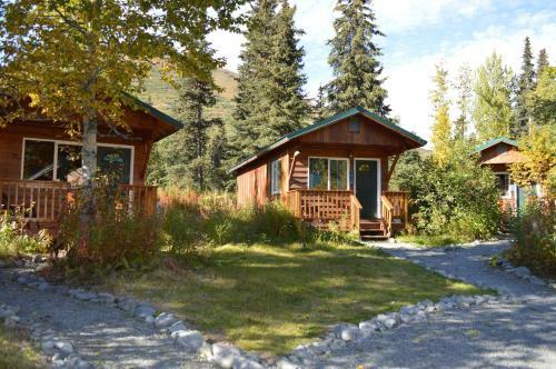 Hotel Summit Lake Lodge