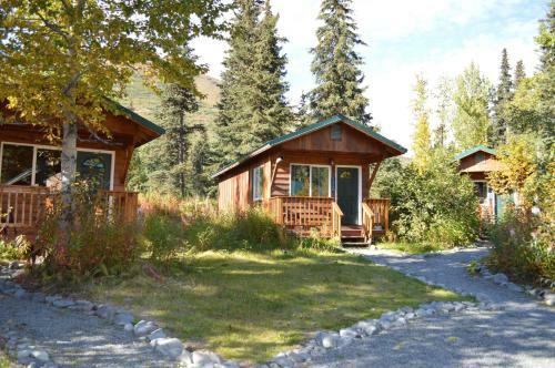 Hotel Summit Lake Lodge