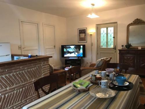 Hostal Chambres D?h�tes De Pouzatel