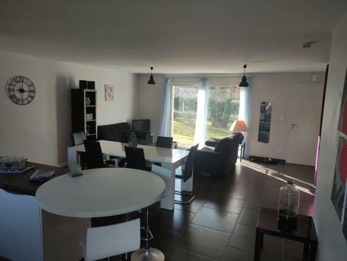 Maison Neuve Au Calme Avec Jardin
