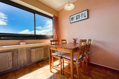 Apartamento Bright Apt With Swimming Pool And Balcony