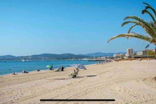 Apartamento Fr�jus 5 Min Centre Studio Piscine Clim Tennis Pk