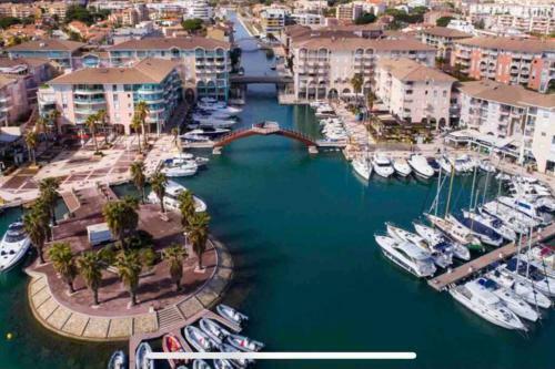 Apartamento Fr�jus 5 Min Centre Studio Piscine Clim Tennis Pk