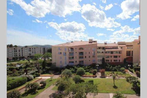 Apartamento Fr�jus 5 Min Centre Studio Piscine Clim Tennis Pk
