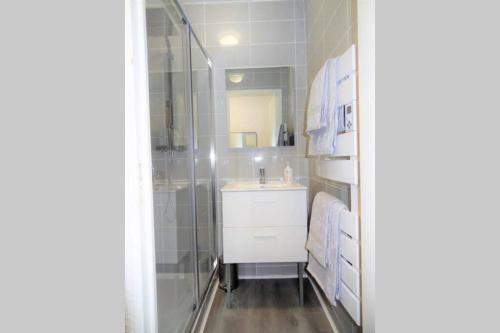 Apartamento Fr�jus 5 Min Centre Studio Piscine Clim Tennis Pk
