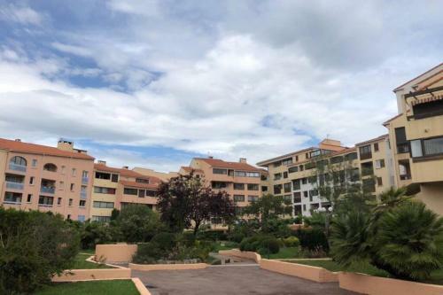 Apartamento Fr�jus 5 Min Centre Studio Piscine Clim Tennis Pk