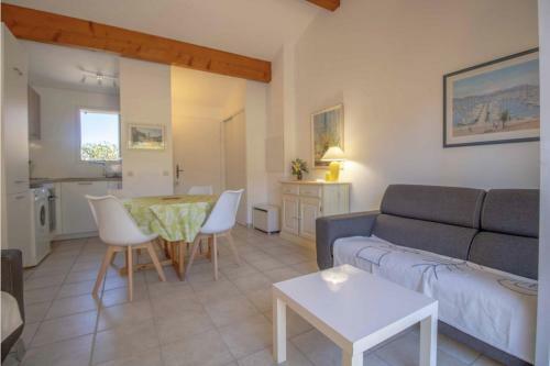 Small House With Garden - Residence With Pool