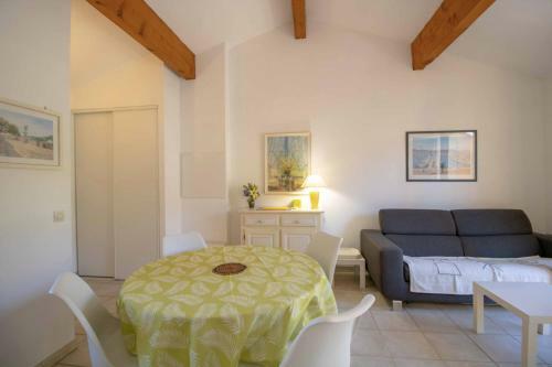 Small House With Garden - Residence With Pool