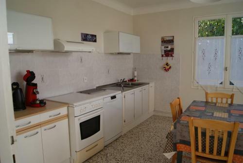 G�te La Charit� � Proximit� De Roussillon, Gordes