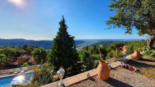Le Domaine De Gatti�res