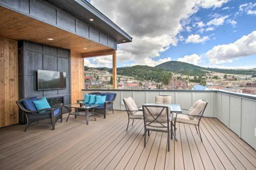 Exquisite Discovery Mtn Home With Sweeping Views!