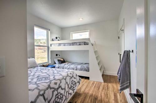 Exquisite Discovery Mtn Home With Sweeping Views!