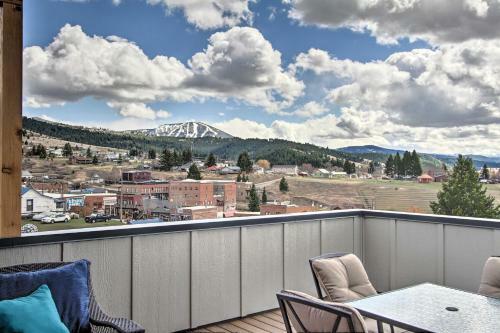 Exquisite Discovery Mtn Home With Sweeping Views!