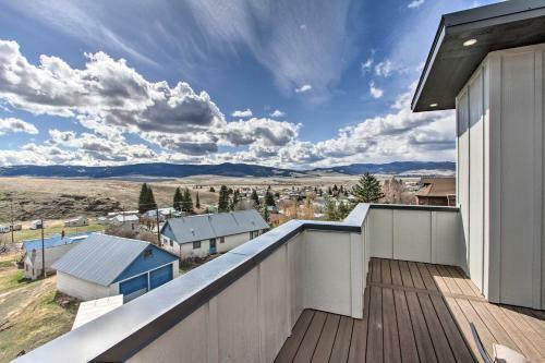 Exquisite Discovery Mtn Home With Sweeping Views!