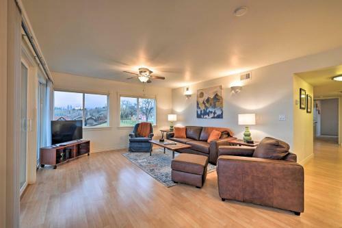 Apartamento Walkable Condo With Balcony And Lake And Mtn Views!