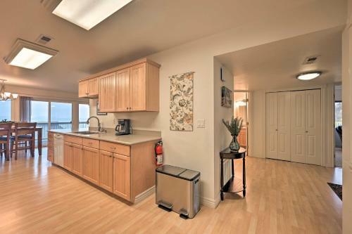 Apartamento Walkable Condo With Balcony And Lake And Mtn Views!