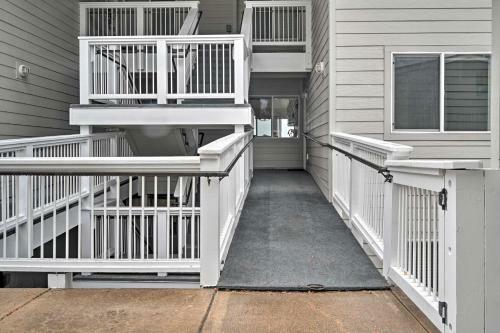 Apartamento Walkable Condo With Balcony And Lake And Mtn Views!