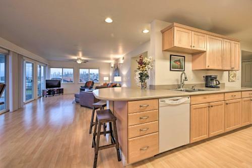 Apartamento Walkable Condo With Balcony And Lake And Mtn Views!