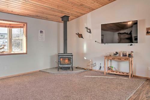 Peaceful Superior Home With Fire Pit And Mtn View