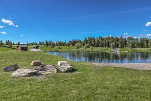 Trego Cabin With Mountain Views And Lake Access!
