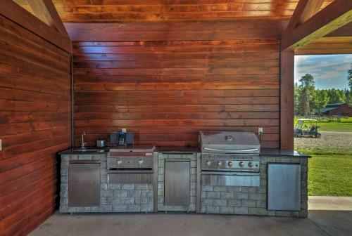 Trego Cabin With Mountain Views And Lake Access!