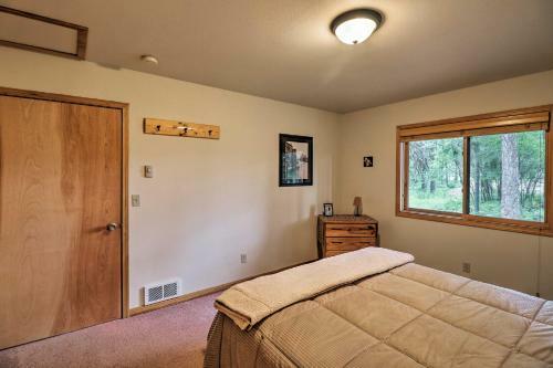Trego Cabin With Mountain Views And Lake Access!