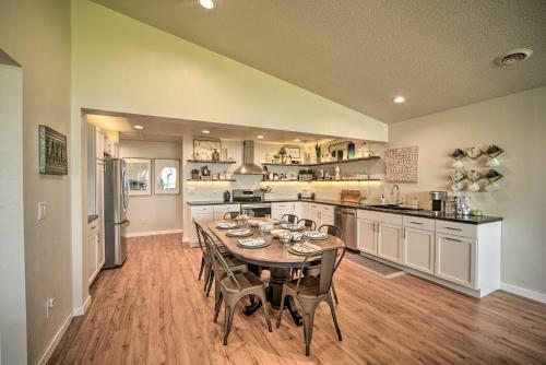 Picturesque Lake Mcconaughy Escape With Deck!