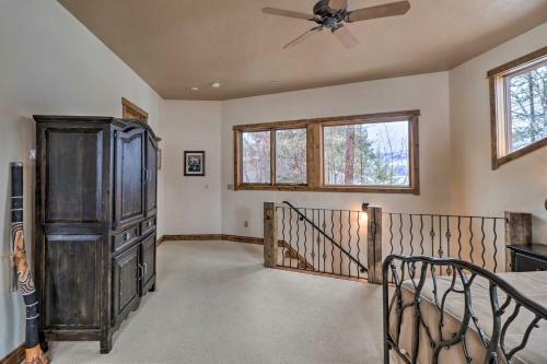 Tasteful And Spacious Escape On Whitefish Lake